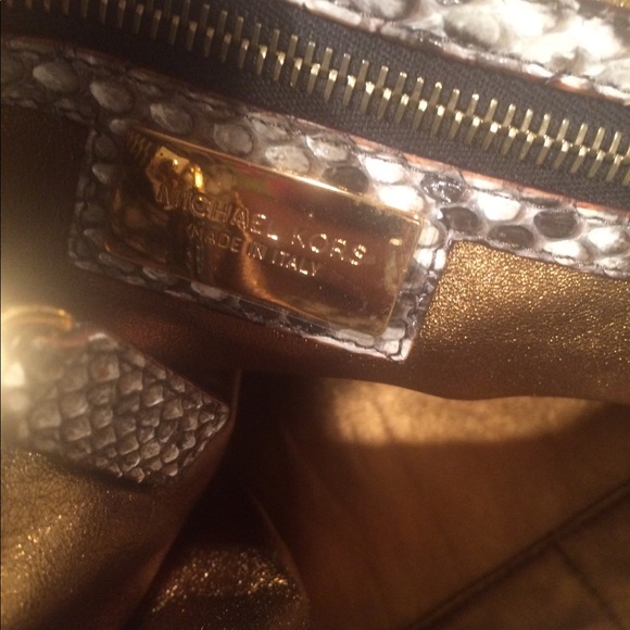 MICHAEL KORS Collection  Python Skorpios Tote - Picture 8 of 8